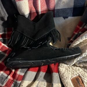 Manitobah muklucks … dancer ankle boots